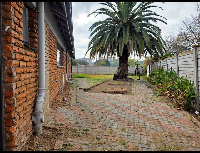 3 BEDROOM FREEHOLD FOR SALE IN IVY PARK